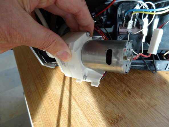 Jura Capresso IMPRESSA J5 Outlet Valve Replacement/Service, Ceramic valve: crwdns2935265:011crwdnd2935265:03crwdnd2935265:03crwdne2935265:0