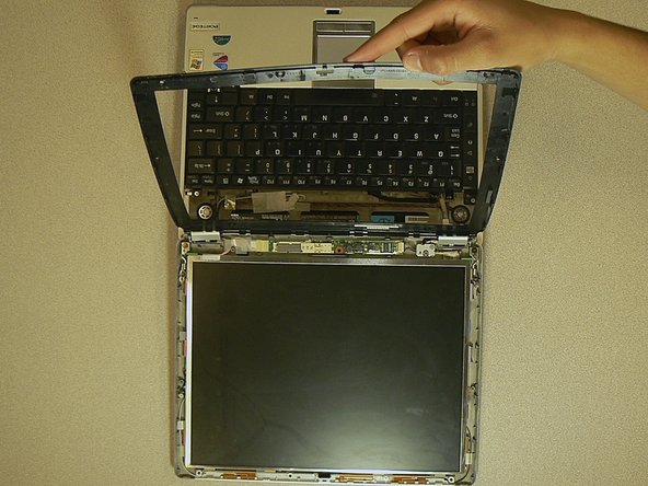 Toshiba Portege M300 LCD Replacement: crwdns2935265:07crwdnd2935265:02crwdnd2935265:02crwdne2935265:0