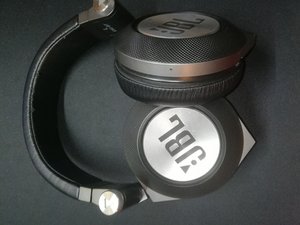 flåde Snavset fattigdom JBL Synchros E50BT Repair - iFixit