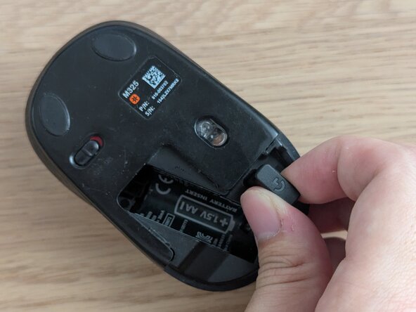 Logitech M325 Scroll Wheel Replacement: crwdns2935265:02crwdnd2935265:02crwdnd2935265:02crwdne2935265:0