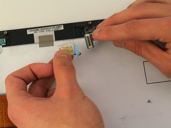 Sony Vaio PCG-4121GL AUX Board Replacement: crwdns2935265:010crwdnd2935265:02crwdnd2935265:02crwdne2935265:0
