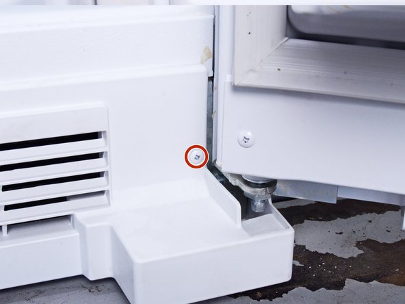 How to Clean the Condenser Coils in your Whirlpool Refrigerator, Unfasten the front panel: crwdns2935265:05crwdnd2935265:03crwdnd2935265:03crwdne2935265:0