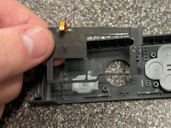 Right Joy-Con Teardown: crwdns2935265:028crwdnd2935265:02crwdnd2935265:02crwdne2935265:0