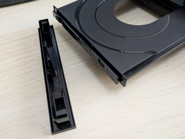 Panasonic DP-UB150-K Laser Replacement, Remove disc tray front: crwdns2935265:03crwdnd2935265:02crwdnd2935265:02crwdne2935265:0