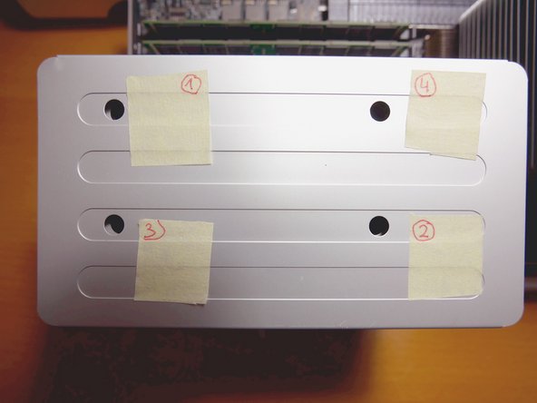 Mac Pro 2010-2012 processor-upgrade, De processorkoelers losdraaien (3/3): stap 7, afbeelding 1 van 3