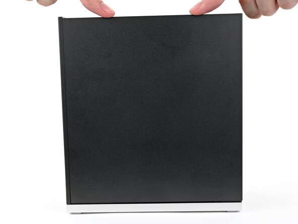 Framework Desktop Secondary Storage Replacement, Install the Right Panel: crwdns2935265:017crwdnd2935265:02crwdnd2935265:03crwdne2935265:0