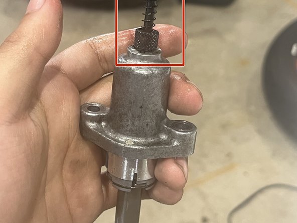 1999-2002 Suzuki SV650 Valve Inspection and Adjustment Replacement, Rewinding Tensioner: crwdns2935265:025crwdnd2935265:02crwdnd2935265:03crwdne2935265:0