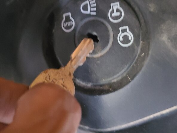 John Deere LA120 Tire Replacement, Tire: шаг 1, изображение 3 из 3