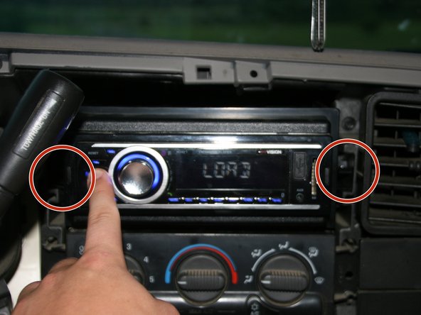 1999 GMC Sierra Radio Replacement Radio Replacement: crwdns2935265:04crwdnd2935265:02crwdnd2935265:03crwdne2935265:0