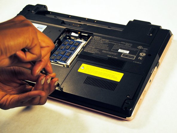 Sony Vaio VPCW21FX Keyboard Replacement: crwdns2935265:06crwdnd2935265:02crwdnd2935265:03crwdne2935265:0