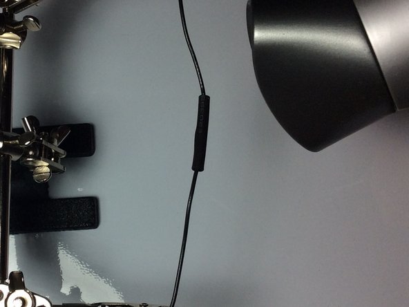 How to join two wires with solder: crwdns2935265:05crwdnd2935265:02crwdnd2935265:02crwdne2935265:0