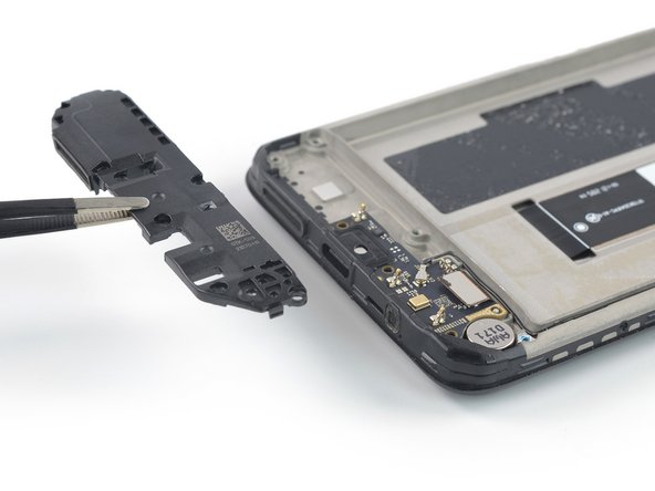 Xiaomi Redmi Note 9T Screen Replacement, Remove the loudspeaker assembly: crwdns2935265:024crwdnd2935265:02crwdnd2935265:02crwdne2935265:0
