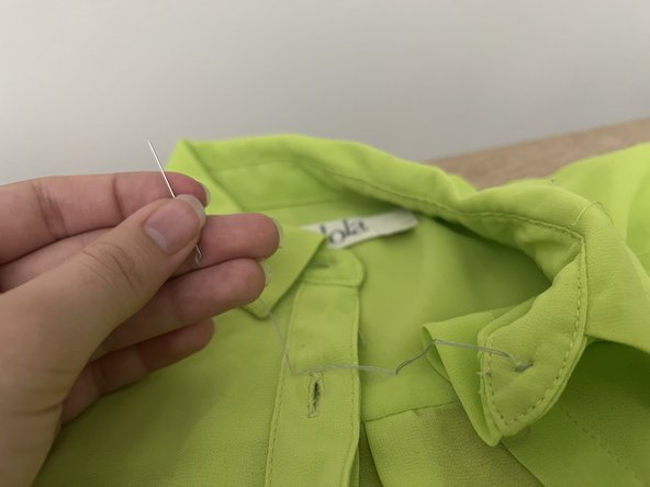 How to Replace a Button on a Shirt: crwdns2935265:07crwdnd2935265:02crwdnd2935265:03crwdne2935265:0