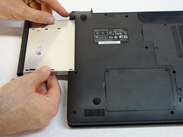 CD / DVD RW drive by why! Replace W253EU: step 3, image 2 of 3