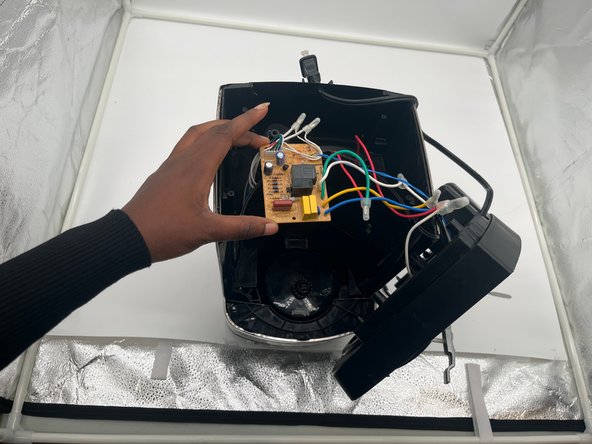 Cuisinart DGB-650 Motherboard Replacement: crwdns2935265:04crwdnd2935265:03crwdnd2935265:03crwdne2935265:0