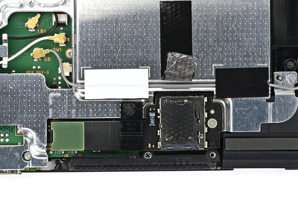 Nintendo Switch 2 MicroSD Card Reader Replacement, Remove the cable bracket: crwdns2935265:021crwdnd2935265:02crwdnd2935265:02crwdne2935265:0