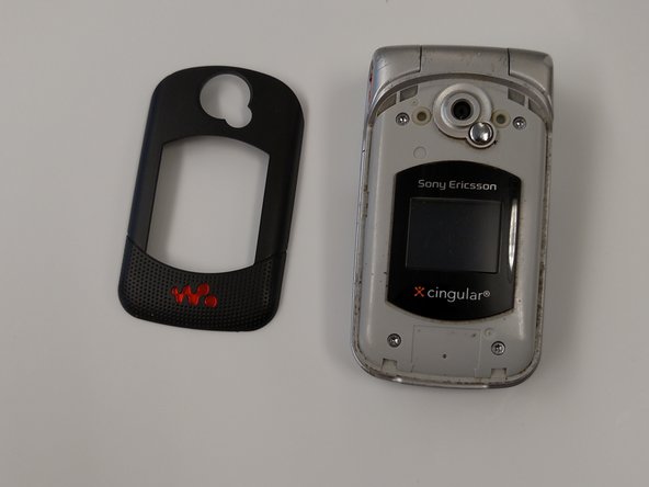 Sony Ericsson W300i Main Screen Replacement: crwdns2935265:04crwdnd2935265:03crwdnd2935265:03crwdne2935265:0