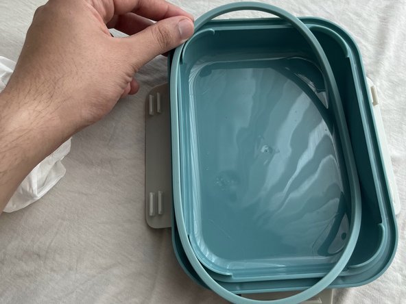 Fast Fix rubber in the President's Choice Glass Bento Lunch Kit Replacement: step 4, image 1 of 1