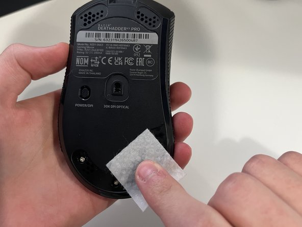 Razer Deathadder V3 Pro Skates (Feet) Replacement, Clean off residue: crwdns2935265:05crwdnd2935265:03crwdnd2935265:03crwdne2935265:0