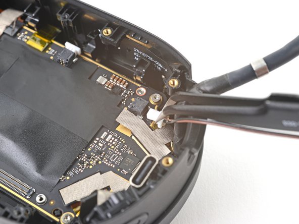 HTC Vive XR Elite Depth Sensor Replacement, Disconnect the right speaker: crwdns2935265:057crwdnd2935265:03crwdnd2935265:03crwdne2935265:0