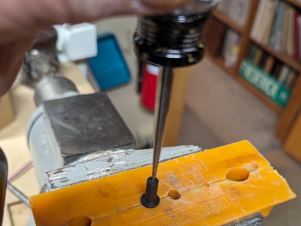 Deime Air Fryer RA410DV interlock switch fix, Modify the interlock pin: crwdns2935265:05crwdnd2935265:03crwdnd2935265:03crwdne2935265:0