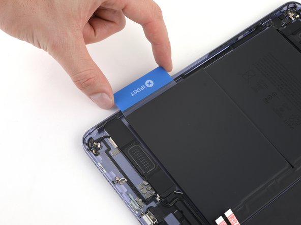 iPad Air (5. Generation) Akku tauschen, Untere Akkuzelle abtrennen: Schritt 31, Bild 2 von 3