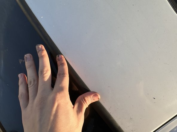 2010 BMW 335i Coupe Windshield Seal Replacement: crwdns2935265:08crwdnd2935265:02crwdnd2935265:03crwdne2935265:0