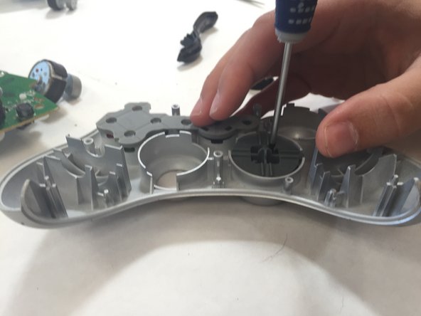 Xbox 360 Controller Shell & Thumbstick Replacement, Reassembly: step 10, image 2 of 3