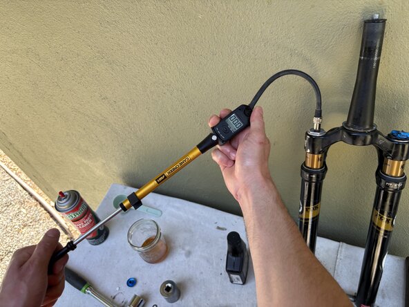 Fox32 Mountain Bike Front Air Suspension Fork Seal and Oil Replacement: étape 49, image 2 de 3