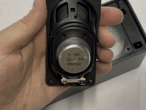 Razer Leviathan V2 X Disassembly Guide, Speaker Detail: crwdns2935265:06crwdnd2935265:01crwdnd2935265:01crwdne2935265:0