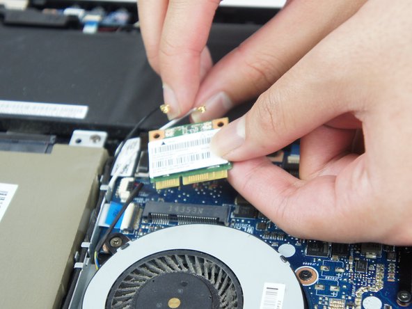 Asus VivoBook Q302LA-BHI3T09 Wi-Fi Chip Replacement: crwdns2935265:04crwdnd2935265:02crwdnd2935265:02crwdne2935265:0