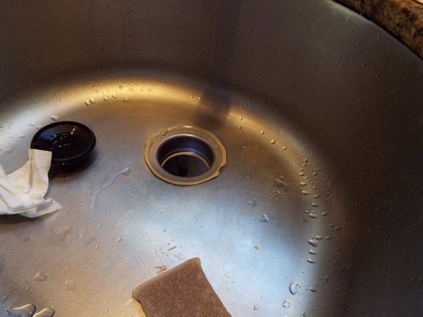 How to Fix a Leaking Garbage Disposal at Flange: crwdns2935265:07crwdnd2935265:02crwdnd2935265:02crwdne2935265:0