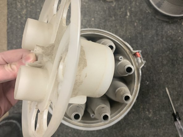 Dyson DC17 Cyclone Cleaning: stap 0, afbeelding 3 van 3