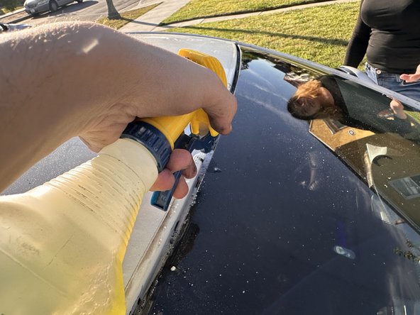 2010 BMW 335i Coupe Windshield Seal Replacement: crwdns2935265:05crwdnd2935265:02crwdnd2935265:03crwdne2935265:0