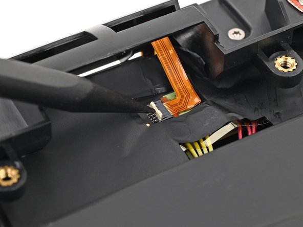 HTC Vive Pro 2 Sensor Array Replacement, Disconnect the microphone: crwdns2935265:019crwdnd2935265:02crwdnd2935265:02crwdne2935265:0