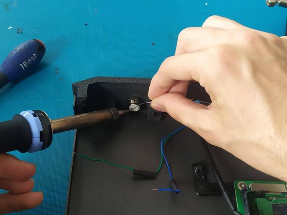 6- Montage PC Infinity, Ajout du bouton et de la LED (suite): étape 22, image 1 de 3