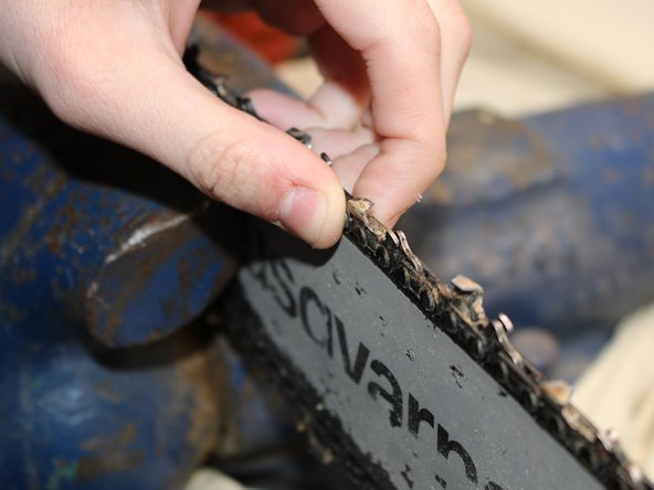 How to Sharpen Chainsaw Teeth: crwdns2935265:05crwdnd2935265:03crwdnd2935265:03crwdne2935265:0