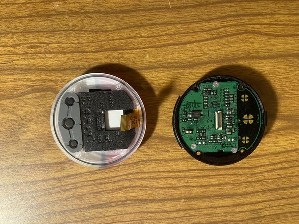 Pokewalker Disassembly, Disconnect the screen: crwdns2935265:04crwdnd2935265:03crwdnd2935265:03crwdne2935265:0