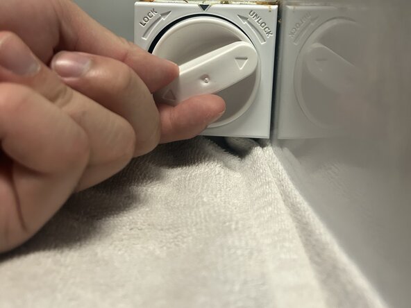 Samsung RS261MDRS Water Filter Replacement: step 4, image 1 of 1