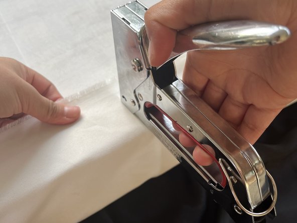 How to Reupholster a Bench Cushion: crwdns2935265:06crwdnd2935265:02crwdnd2935265:03crwdne2935265:0