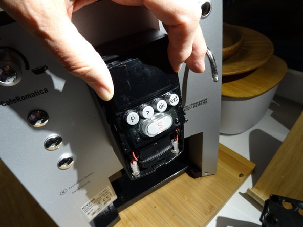 Replacing Coffee Spout Manifold on Nivona Caferomatica 770: crwdns2935265:04crwdnd2935265:02crwdnd2935265:03crwdne2935265:0