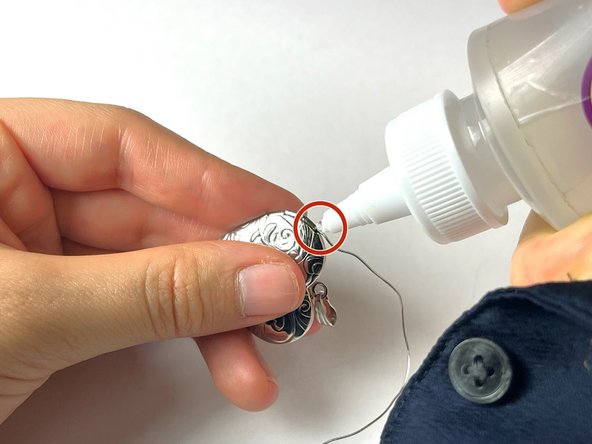 How to Repair a Locket Hinge: crwdns2935265:06crwdnd2935265:02crwdnd2935265:03crwdne2935265:0