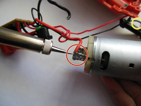 Black and Decker Pivot Plus PD600 Motor Replacement: crwdns2935265:04crwdnd2935265:01crwdnd2935265:02crwdne2935265:0