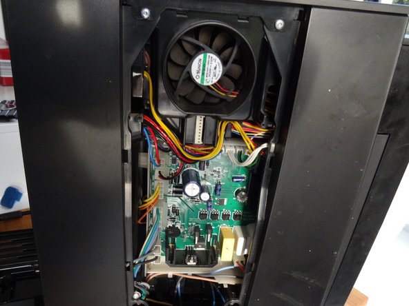 Jura Z6 (2018) Open the housing, Remove the back panel: crwdns2935265:02crwdnd2935265:03crwdnd2935265:03crwdne2935265:0