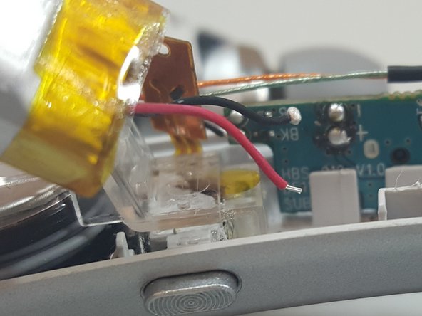 LG Tone Infinim HBS-910 Battery Replacement, Desolder battery.: stap 0, afbeelding 3 van 3