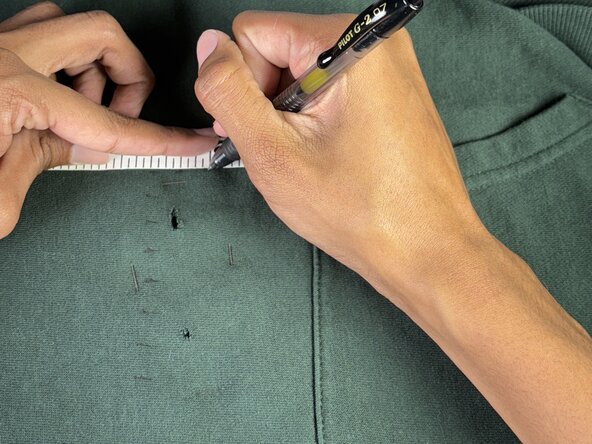 How to Mend a Tear Using Sashiko Stitching: étape 5, image 2 de 3