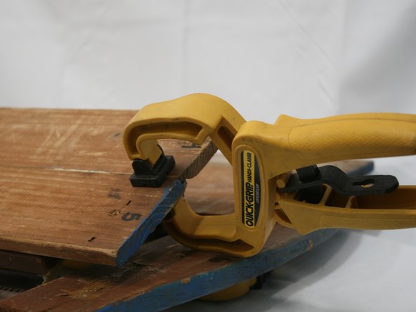 How to Repair a Broken Playhouse Door: crwdns2935265:05crwdnd2935265:02crwdnd2935265:02crwdne2935265:0