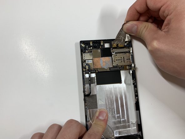 Razer Phone Motherboard Replacement: adım 12, 3 resimden 3.