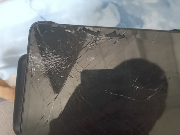 Disassembling Xiaomi Redmi Pad SE lcd: step 2, image 1 of 1