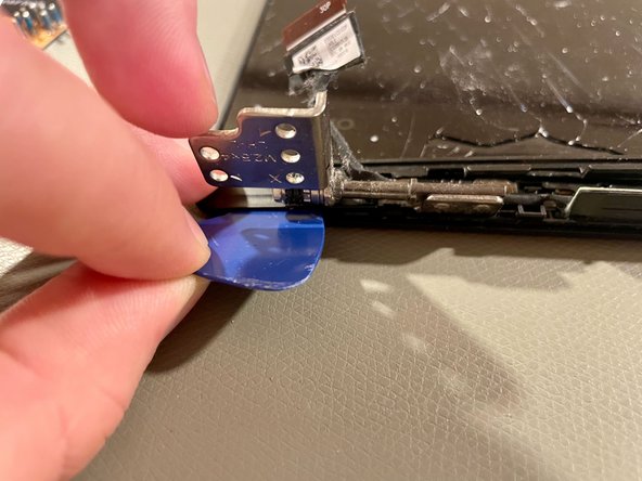 Lenovo IdeaPad 530S-14IKB  Display Tausch, Abdeckungen am Display lösen: crwdns2935265:06crwdnd2935265:03crwdnd2935265:03crwdne2935265:0